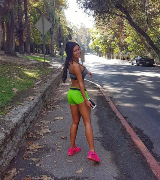 Hot Girls In Short Shorts That Will Make You Extremely Happy (62 pics)