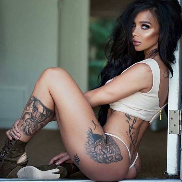 Sexy Girls Who Like Ink Are Seriously Irresistible (57 pics)