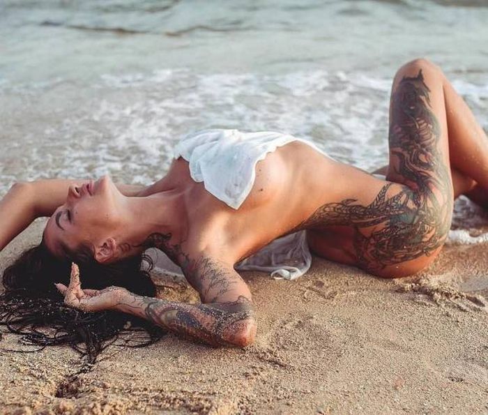 Sexy Girls Who Like Ink Are Seriously Irresistible (57 pics)