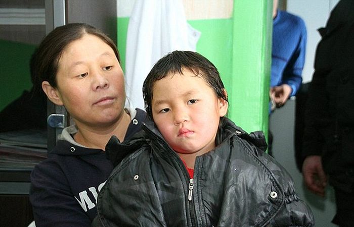 Brave Girl Walks Five Miles In Siberia After Her Grandma Dies (5 pics)