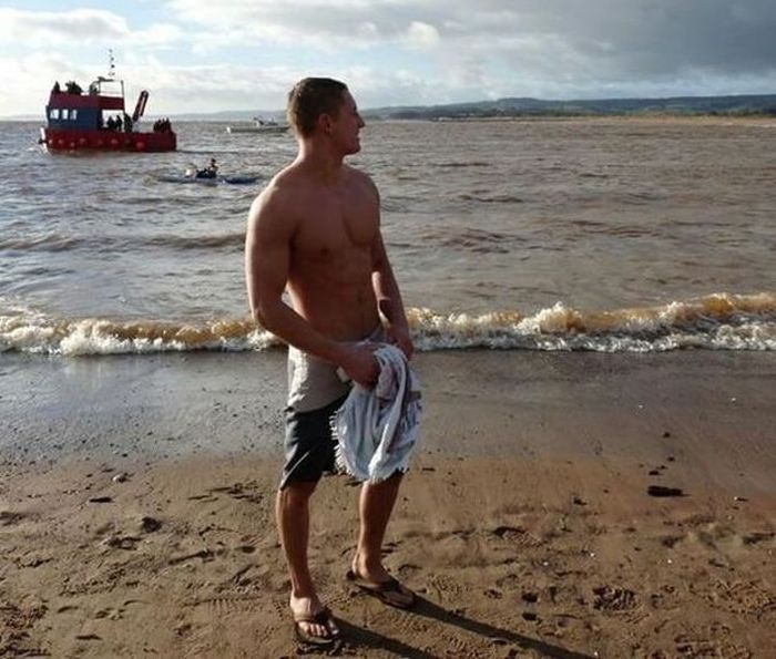 Skinny Banker Turns Into Ripped Bodybuilder (9 pics)