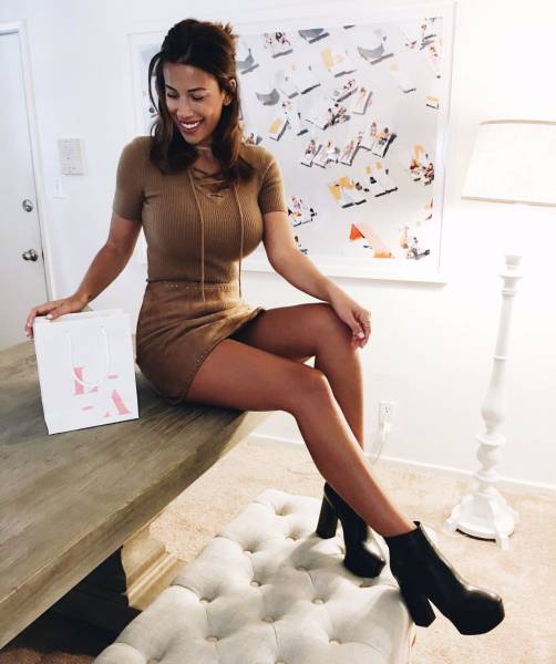 Tight Dresses Really Are A Dream Come True (60 pics)