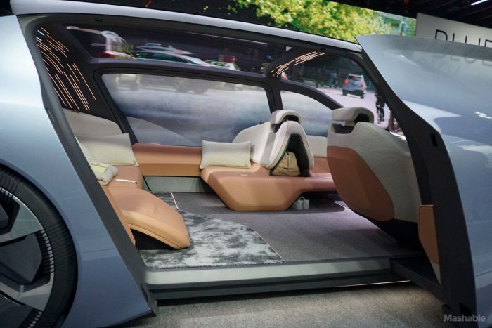 This Self Driving Car Is As Luxurious As It Gets (8 pics)