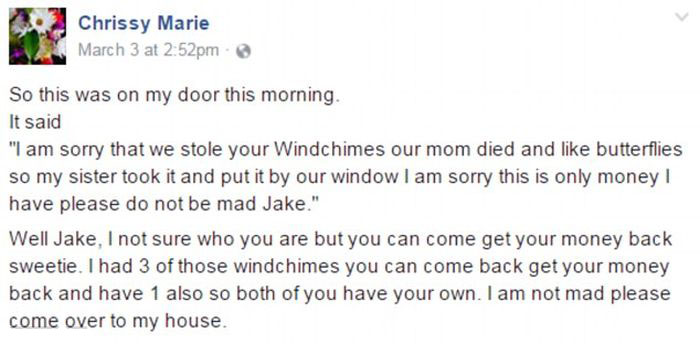 Woman Finds Heartbreaking Note On Her Door (2 pics)