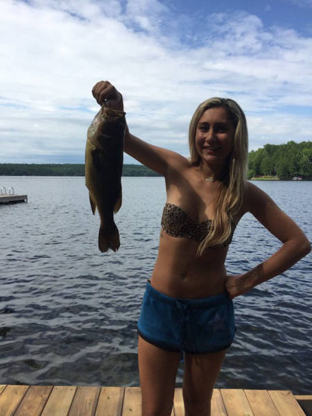 Hot Girls Make Fishing Look So Fun (50 pics)