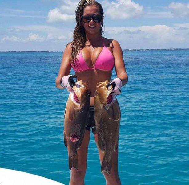 Hot Girls Make Fishing Look So Fun (50 pics)