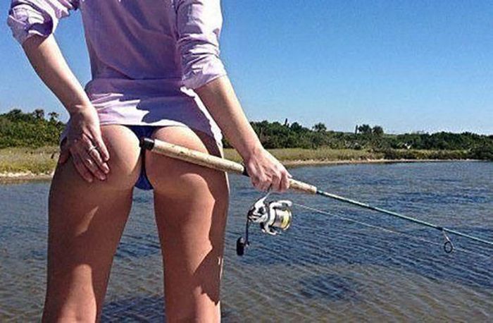 Hot Girls Make Fishing Look So Fun (50 pics)