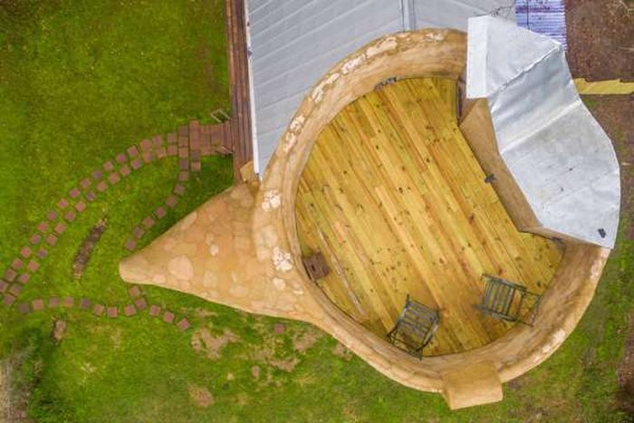 This Boot Shaped House Has Texas Written All Over It (16 pics)
