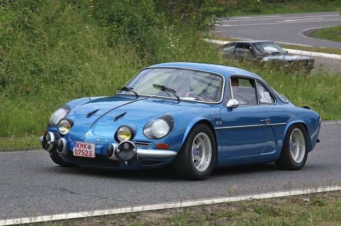 Man Inherits Amazing Car Collection After Relative Passes Away (15 pics) Man Inherits Amazing Car Collection After Relative Passes Away (15 pics)