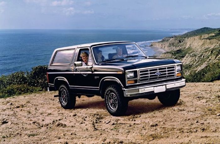 Man Inherits Amazing Car Collection After Relative Passes Away (15 pics) Man Inherits Amazing Car Collection After Relative Passes Away (15 pics)