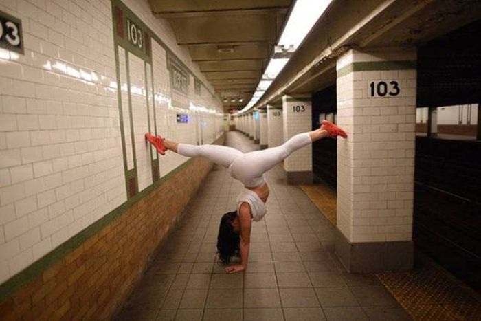 Sporty Girls With Sexy Curves That Will Stun You (63 pics)