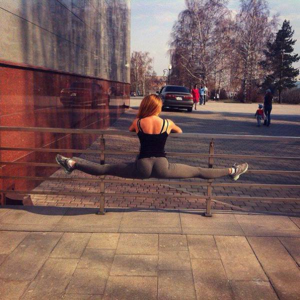 Sporty Girls With Sexy Curves That Will Stun You (63 pics)