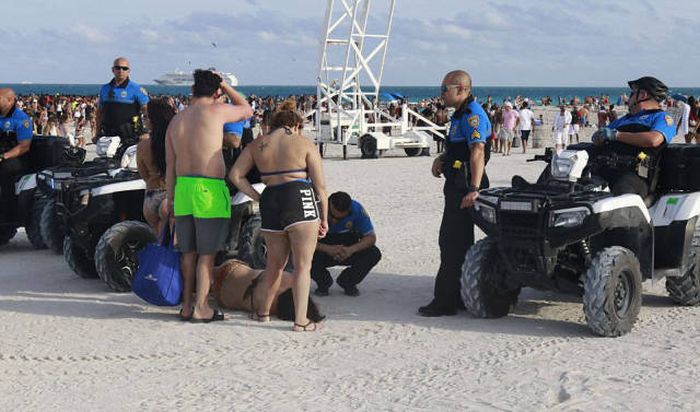 Drunk Students Are Flooding The Beaches For Spring Break (57 pics)
