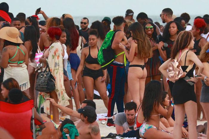 Drunk Students Are Flooding The Beaches For Spring Break (57 pics)