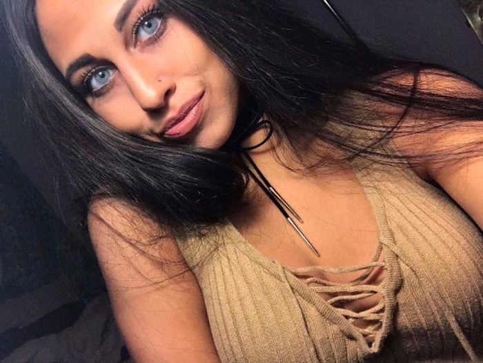 Gorgeous Girls With Gorgeous Eyes For You To Get Lost In (30 pics)
