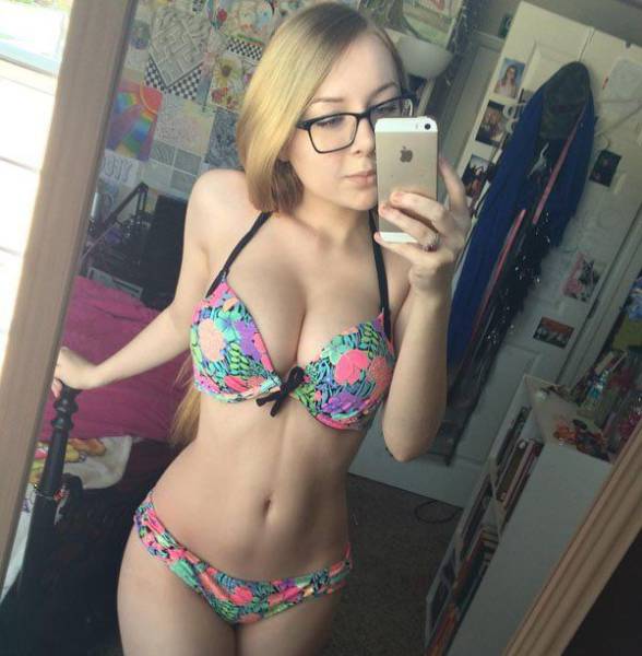 These Girls Show Just How Sexy Glasses Can Be (53 pics)