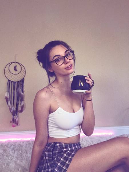 These Girls Show Just How Sexy Glasses Can Be (53 pics)