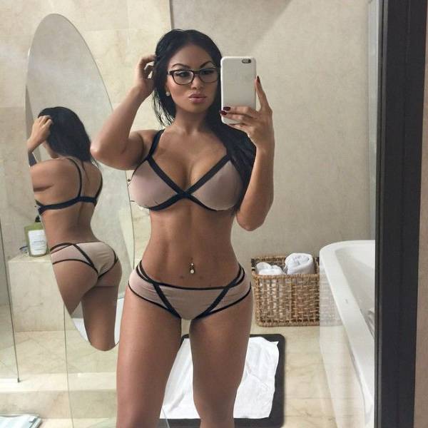 These Girls Show Just How Sexy Glasses Can Be (53 pics)