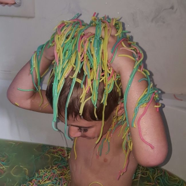 Pictures That Show The Biggest Difference Between Parents And Grandparents (6 pics)