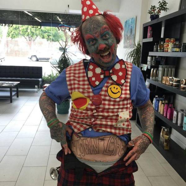 There's Just No Such Thing As Too Many Freaks (42 pics)