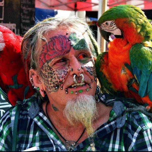 There's Just No Such Thing As Too Many Freaks (42 pics)