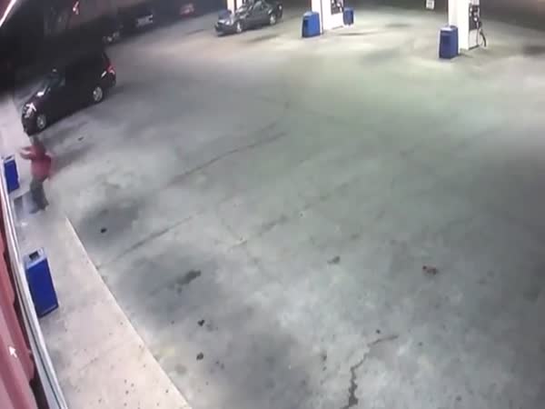 Alabama Kidnapped Woman Escapes From Trunk Of Moving Car