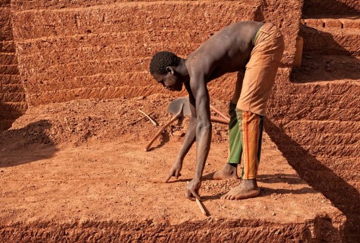 On The Ground In An African Village Brick Quarry (24 pics)