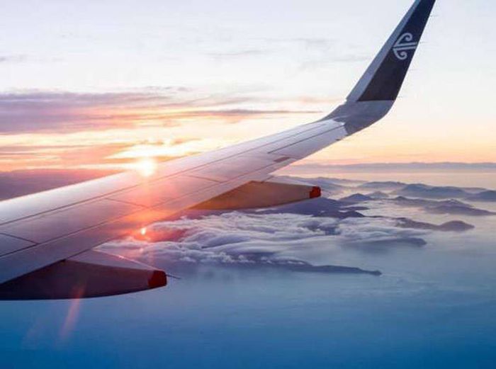 Why It's Always Best To Sit In The Seat Near The Window (20 pics)