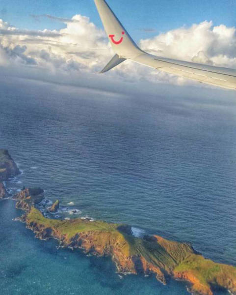 Why It's Always Best To Sit In The Seat Near The Window (20 pics)