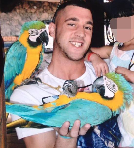 Dad Of Five Dodges Jail After Getting Busted For Abusing Benefits (10 pics)