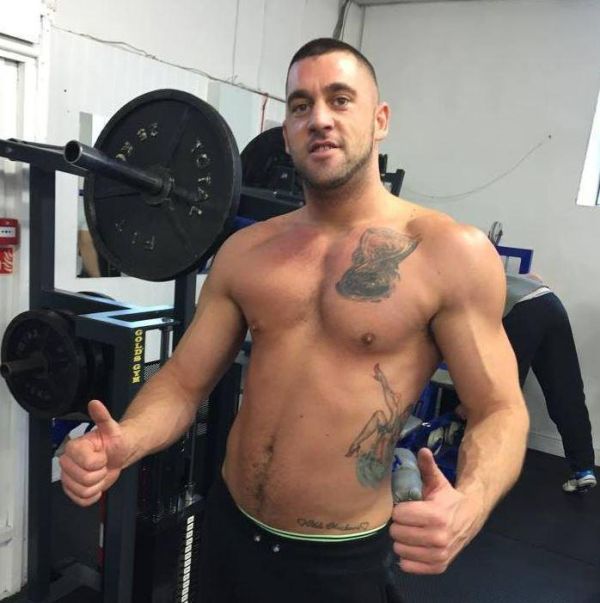 Dad Of Five Dodges Jail After Getting Busted For Abusing Benefits (10 pics)