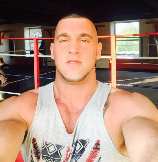 Dad Of Five Dodges Jail After Getting Busted For Abusing Benefits (10 pics)