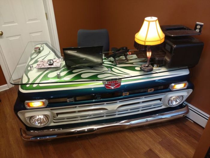 Old Pickup Truck Gets Turned Into A Cool Office Desk (16 pics)
