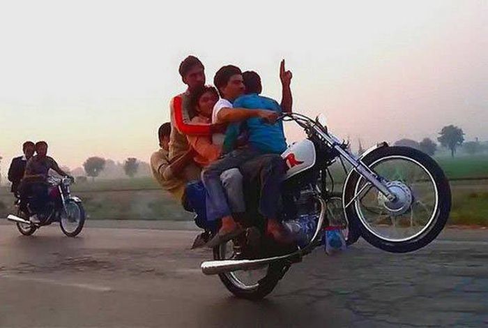 It's Probably Better For These People Not To Think About Safety (58 pics)