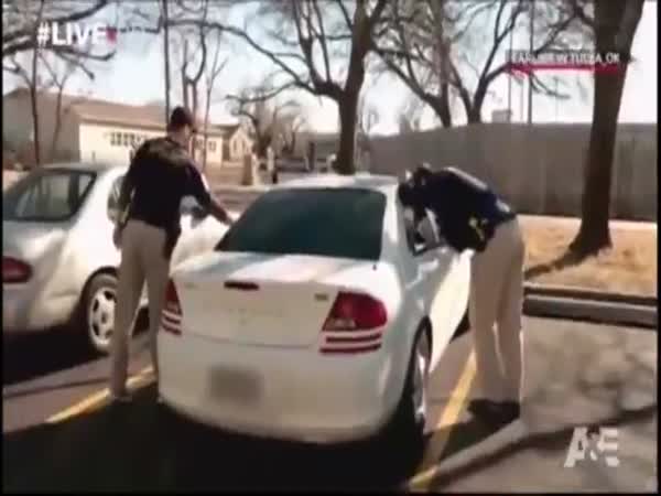 Suspect Tries To Pull Gun During Traffic Stop On Live TV
