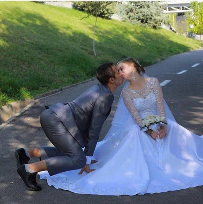 A Collection Of Wedding Photos That Should Probably Be Destroyed (47 pics)