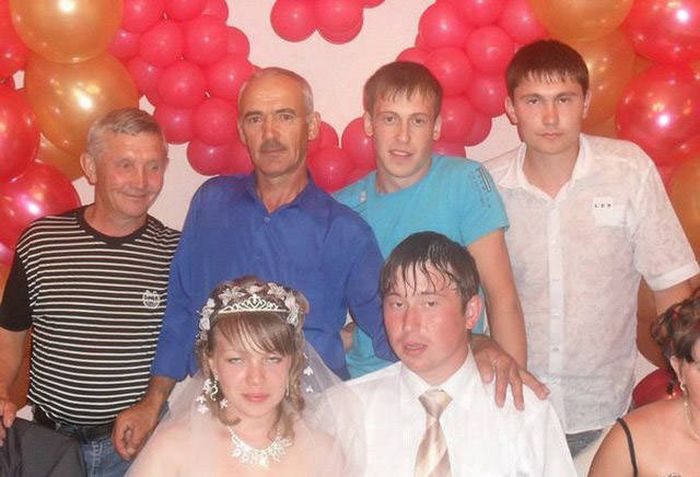 A Collection Of Wedding Photos That Should Probably Be Destroyed (47 pics)