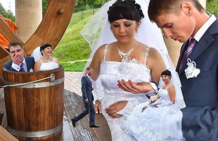 A Collection Of Wedding Photos That Should Probably Be Destroyed (47 pics)