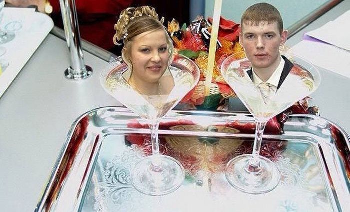 A Collection Of Wedding Photos That Should Probably Be Destroyed (47 pics)