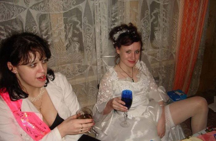 A Collection Of Wedding Photos That Should Probably Be Destroyed (47 pics)