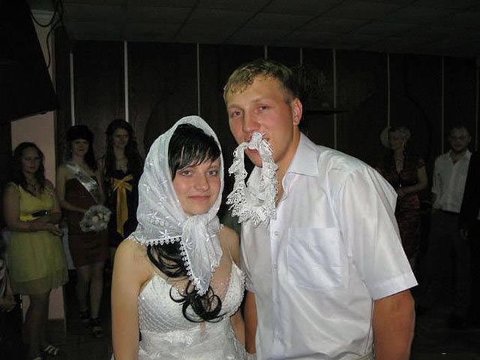 A Collection Of Wedding Photos That Should Probably Be Destroyed (47 pics)