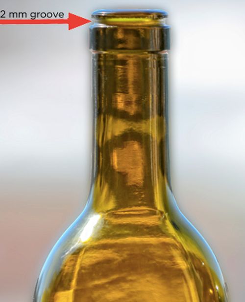 This Drip Free Wine Bottle Is A Masterpiece (2 pics)