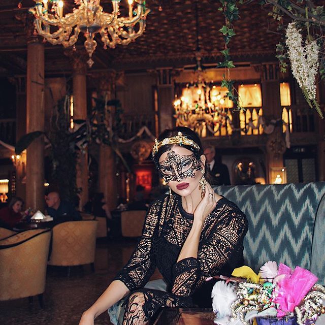 This Grandmother Is Shockingly Attractive (20 pics)