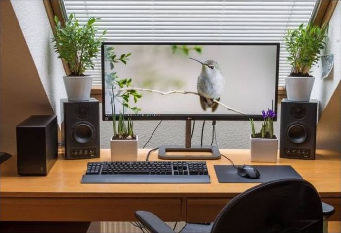 Now This Is What A Proper Workspace Looks Like (26 pics)