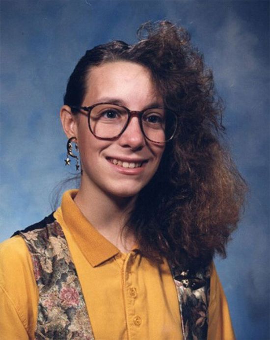 Embarrassing Hairstyles From The ’80s And ’90s That Should Never Come Back (38 pics)