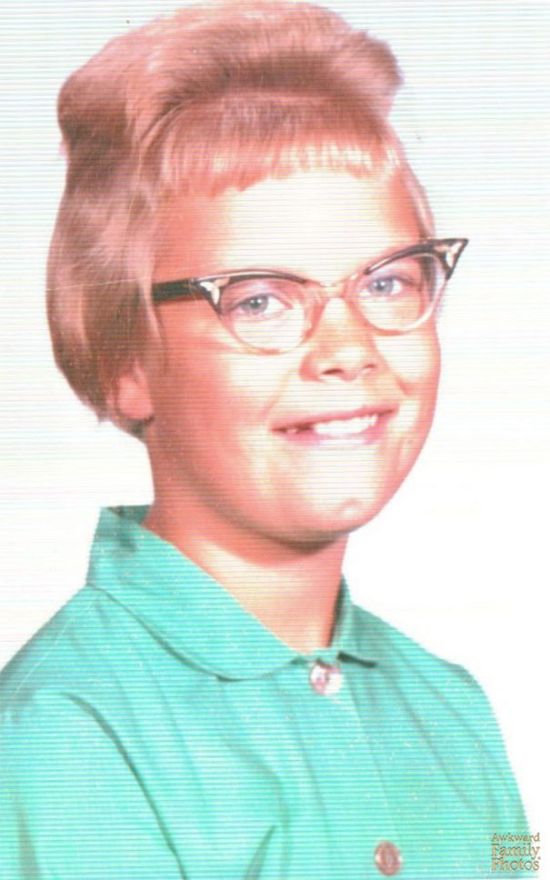 Embarrassing Hairstyles From The ’80s And ’90s That Should Never Come Back (38 pics)