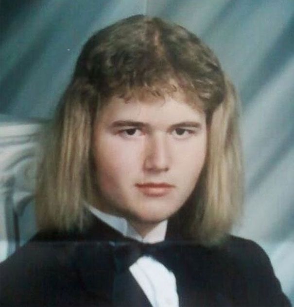 Embarrassing Hairstyles From The ’80s And ’90s That Should Never Come Back (38 pics)