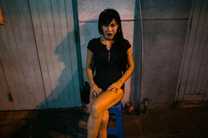 Photos That Show Off The Seedy Side Of Bangkok (14 pics)