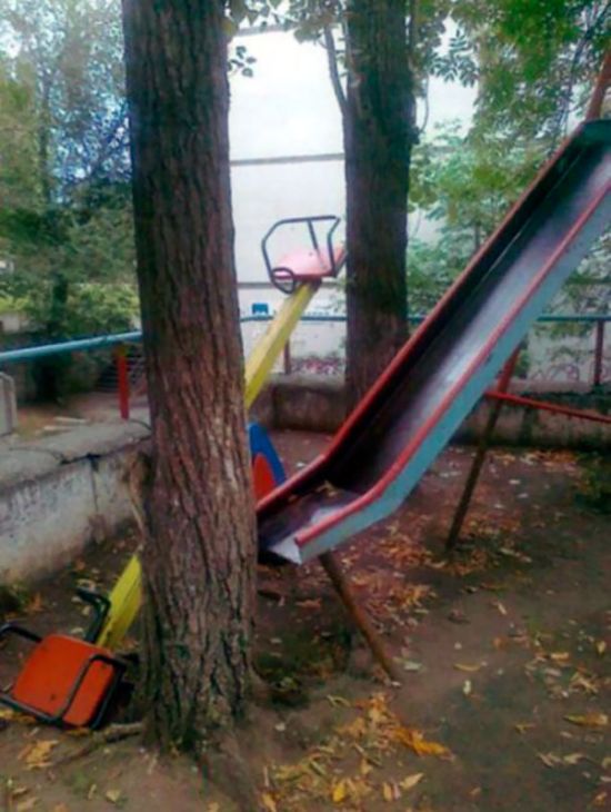 Accidents Waiting To Happen Thanks To These Architects And Designers (40 pics)