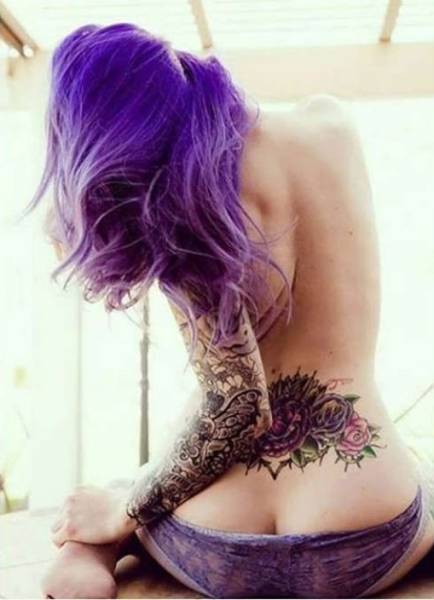 Girls With Tattoos On Their Backs (51 pics)
